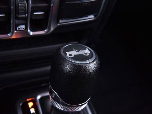 Used 2018 Jeep Wrangler Unlimited Sport S image 17