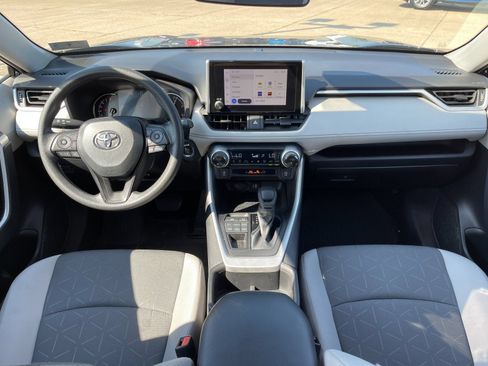 Used 2023 Toyota RAV4 XLE AWD/4WD image 15