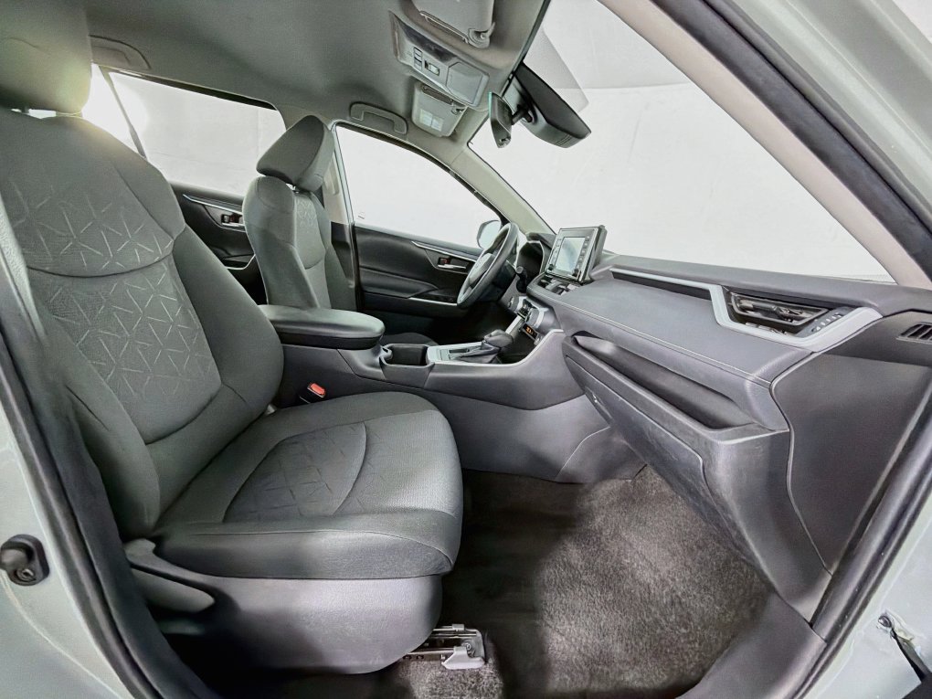 Used 2022 Toyota RAV4 XLE FWD image 30