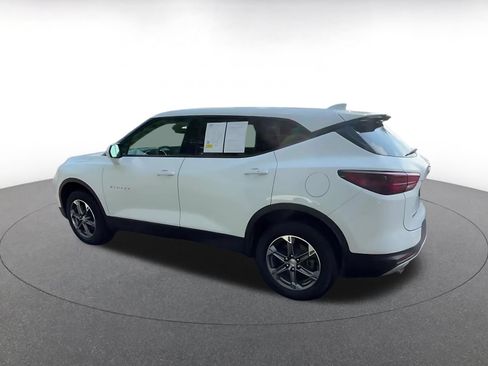 Used 2025 Chevrolet Blazer LT FWD image 8