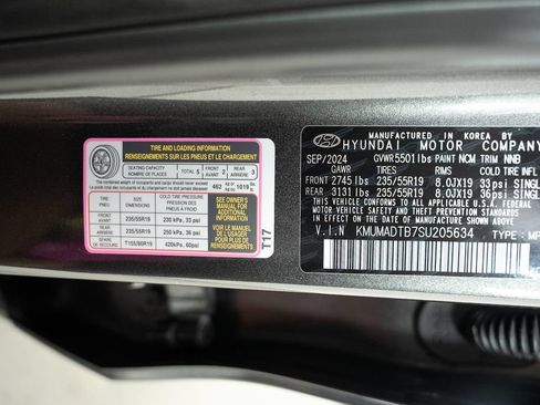Used 2025 Genesis GV70 2.5T AWD/4WD image 40