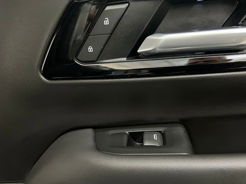 Used 2025 Chevrolet Tahoe LT image 20