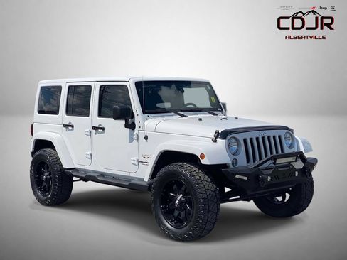 Used 2016 Jeep Wrangler Unlimited Sahara w/ Connectivity Group AWD/4WD image 1