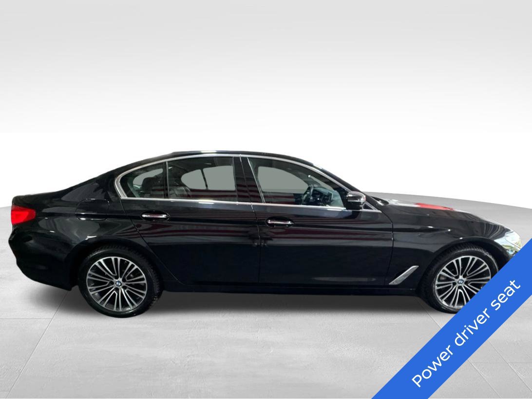 Used 2018 BMW 530i xDrive w/ Premium Package AWD/4WD image 4