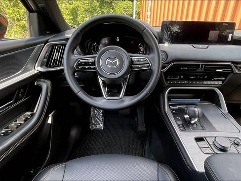 Used 2025 MAZDA CX-70 Plug-In Hybrid w/ Premium Plus AWD/4WD image 5
