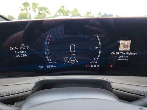 Used 2025 Cadillac XT4 Premium Luxury FWD image 32