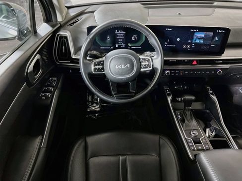 Used 2024 Kia Sorento S FWD image 19
