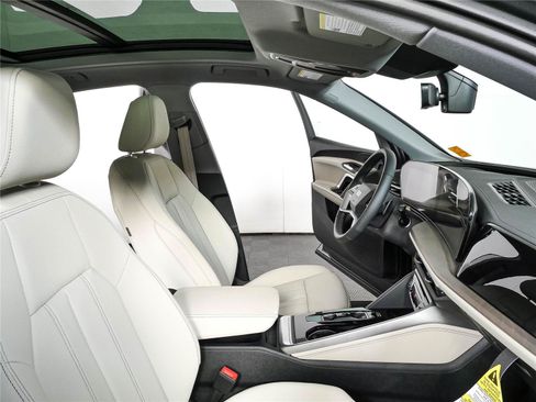 New 2026 Audi Q5 Premium AWD/4WD image 23