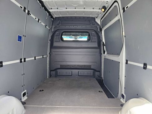 Used 2025 Mercedes-Benz Sprinter 2500 image 17