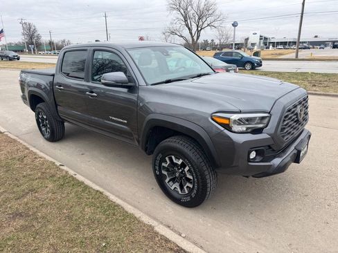 Used 2020 Toyota Tacoma TRD Off-Road image 7