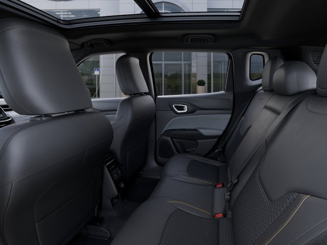 New 2026 Jeep Compass Latitude AWD/4WD image 31