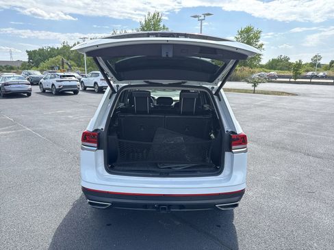 Used 2024 Volkswagen Atlas SE w/ Black Wheel Package AWD/4WD image 24