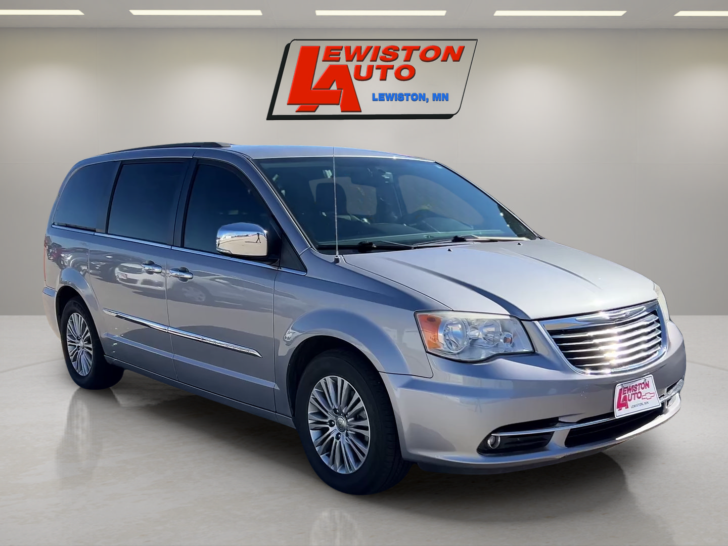 Used 2014 Chrysler Town & Country Touring-L w/ Driver Convenience Group FWD image 7