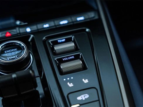 Used 2025 Aston Martin DBX 707 image 49