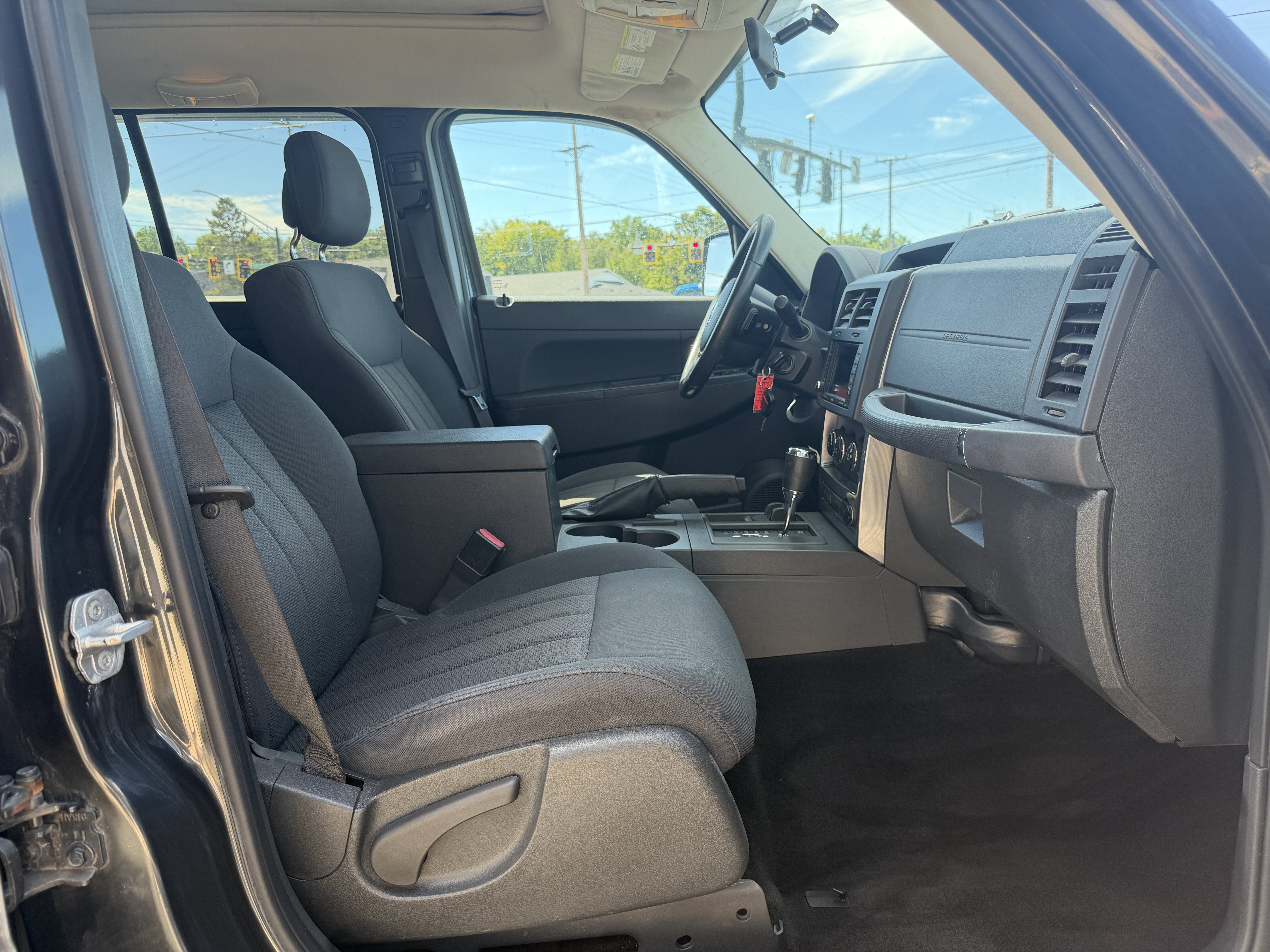 Used 2011 Jeep Liberty Sport w/ Popular Equipment Group AWD/4WD image 12