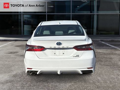 Used 2024 Toyota Camry SE FWD image 4