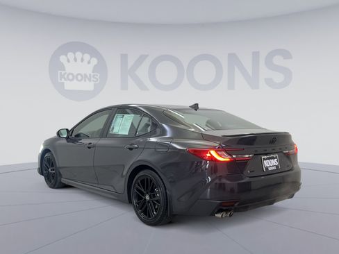 Used 2026 Toyota Camry SE image 4