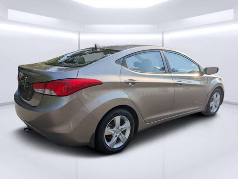 Used 2013 Hyundai Elantra GLS w/ Preferred Pkg FWD image 3