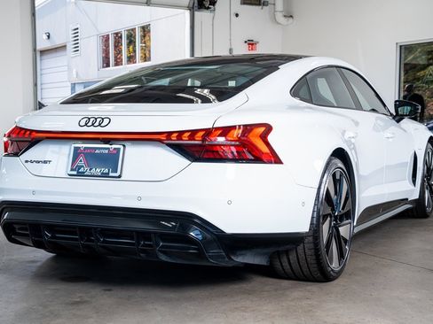 Used 2024 Audi e-tron GT Prestige image 6