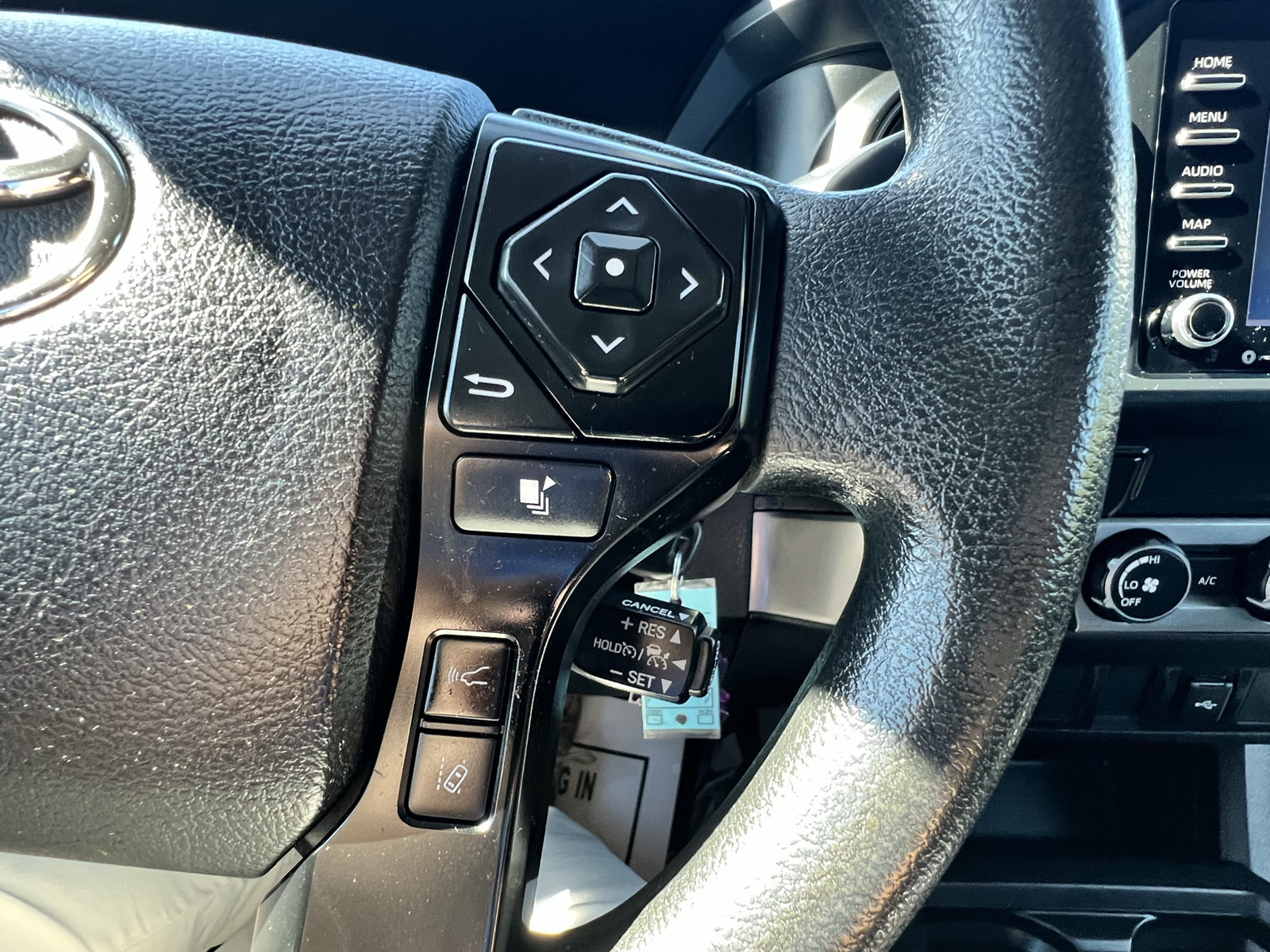 Used 2021 Toyota Tacoma SR AWD/4WD image 36