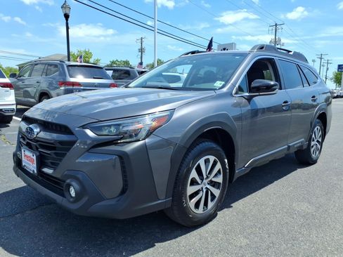 Certified 2025 Subaru Outback Premium AWD/4WD image 5