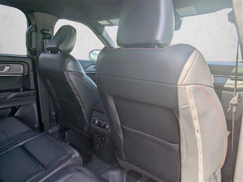 Used 2025 Ford Explorer ST-Line image 27