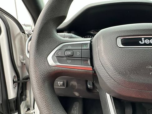 Used 2025 Jeep Compass Sport AWD/4WD image 42