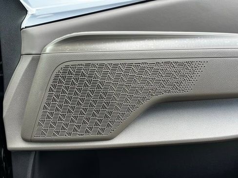 New 2026 Kia Carnival LXS FWD image 26
