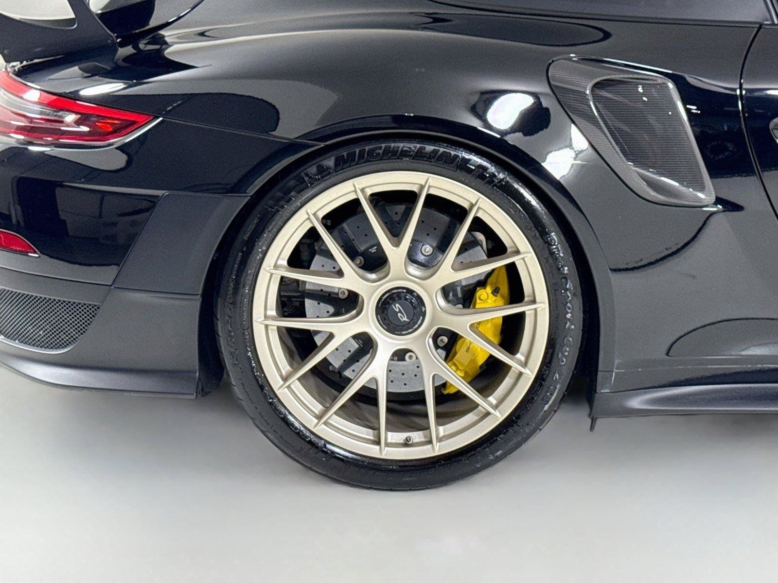 Used 2018 Porsche 911 GT2 RS RWD image 40