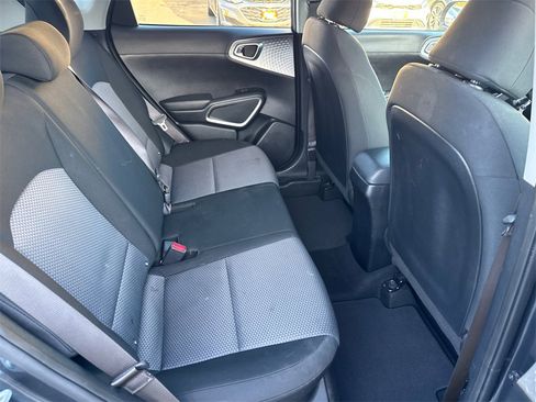 Used 2023 Kia Soul LX image 18