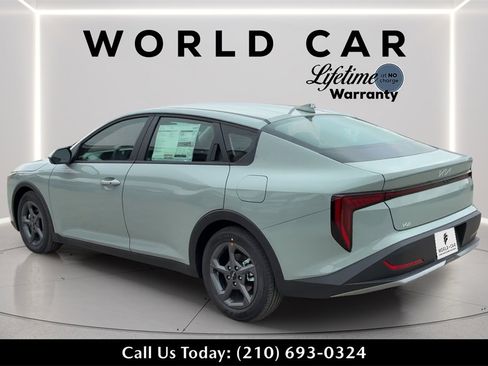 New 2025 Kia K4 LXS image 5