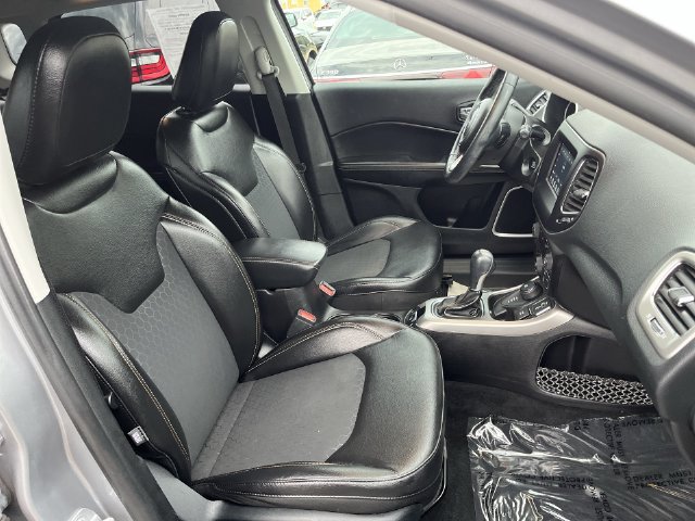 Used 2019 Jeep Compass Latitude AWD/4WD image 27
