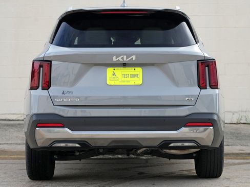 Used 2024 Kia Sorento S w/ Panoramic Sunroof Package AWD/4WD image 10
