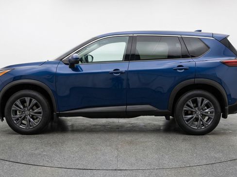 Used 2025 Nissan Rogue SV image 5