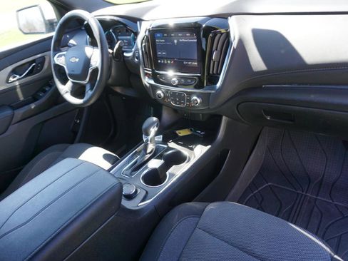 Used 2023 Chevrolet Traverse LT image 22