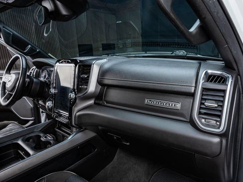 Used 2024 RAM 1500 Laramie AWD/4WD image 16