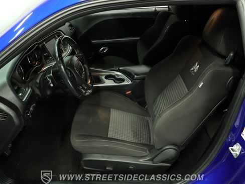 Used 2022 Dodge Challenger R/T Scat Pack w/ Driver Convenience Group RWD image 35