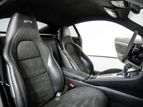 Used 2021 Porsche 718 Cayman GT4 image 17