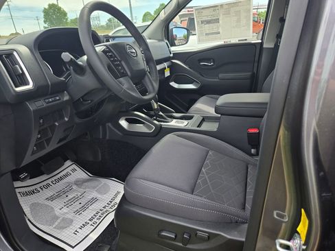 New 2026 Nissan Frontier SV w/ All-Weather Content Package AWD/4WD image 4