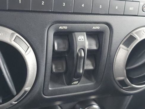 Used 2012 Jeep Wrangler Unlimited Sport image 26