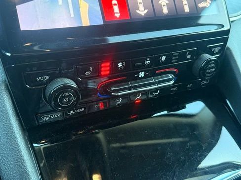 Used 2022 Jeep Grand Cherokee Limited w/ Luxury Tech Group II image 20