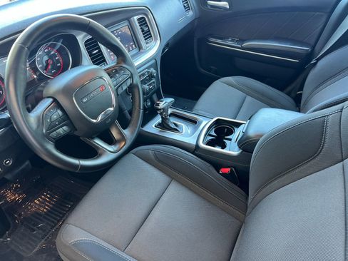 Used 2019 Dodge Charger SXT RWD image 10