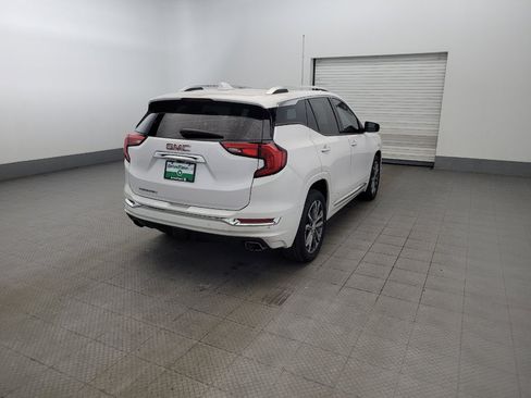 Used 2020 GMC Terrain Denali w/ Denali Premium Package FWD image 9