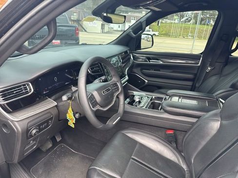 Used 2022 Jeep Wagoneer Series III image 8