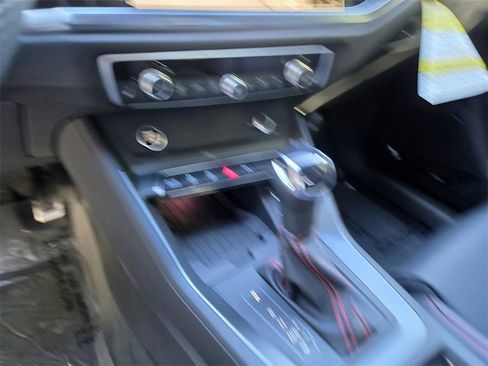 Used 2025 Audi Q3 2.0T Premium Plus image 23