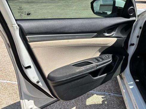 Used 2017 Honda Civic EX image 11