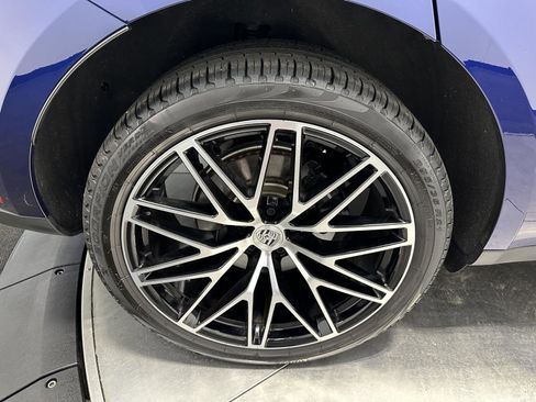 Certified 2026 Porsche Macan AWD/4WD image 14