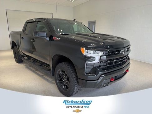 Used 2022 Chevrolet Silverado 1500 LT Trail Boss w/ Convenience Package II image 1