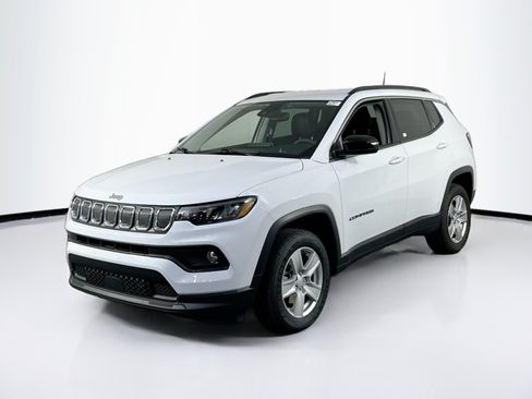 Used 2022 Jeep Compass Latitude AWD/4WD image 1