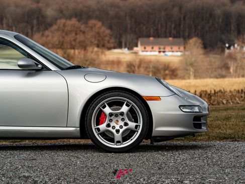 Used 2005 Porsche 911 Carrera S image 10
